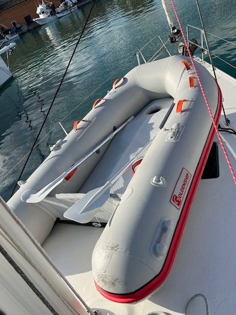 Bavaria Cruiser 46 біля причалу Angra do Heroismo / Marina d'Angra