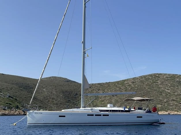 Alea Sun Odyssey 519 біля причалу Talamone Port