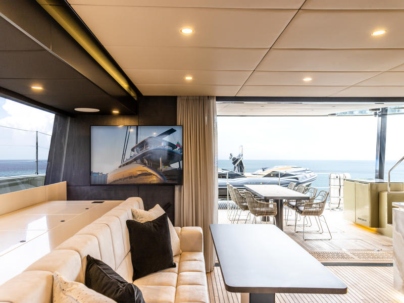 YGO. Sunreef 60 amarrado en Palma de Mallorca / Palma