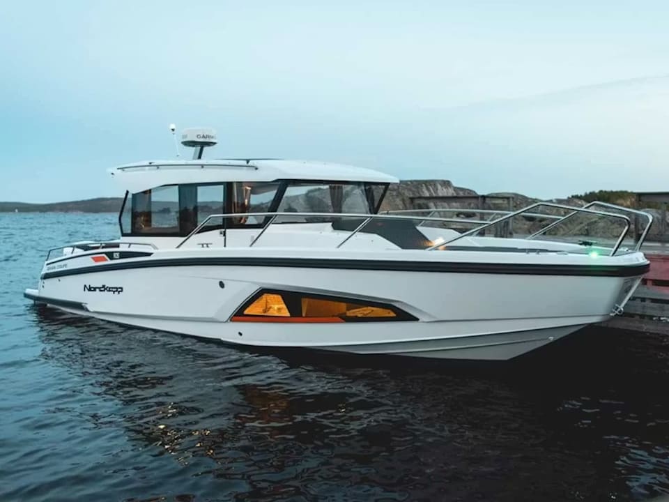 Sintaxion Nordkapp Coupe 905 vor Anker in Glyfada - Athens / 1st Marina Glyfada