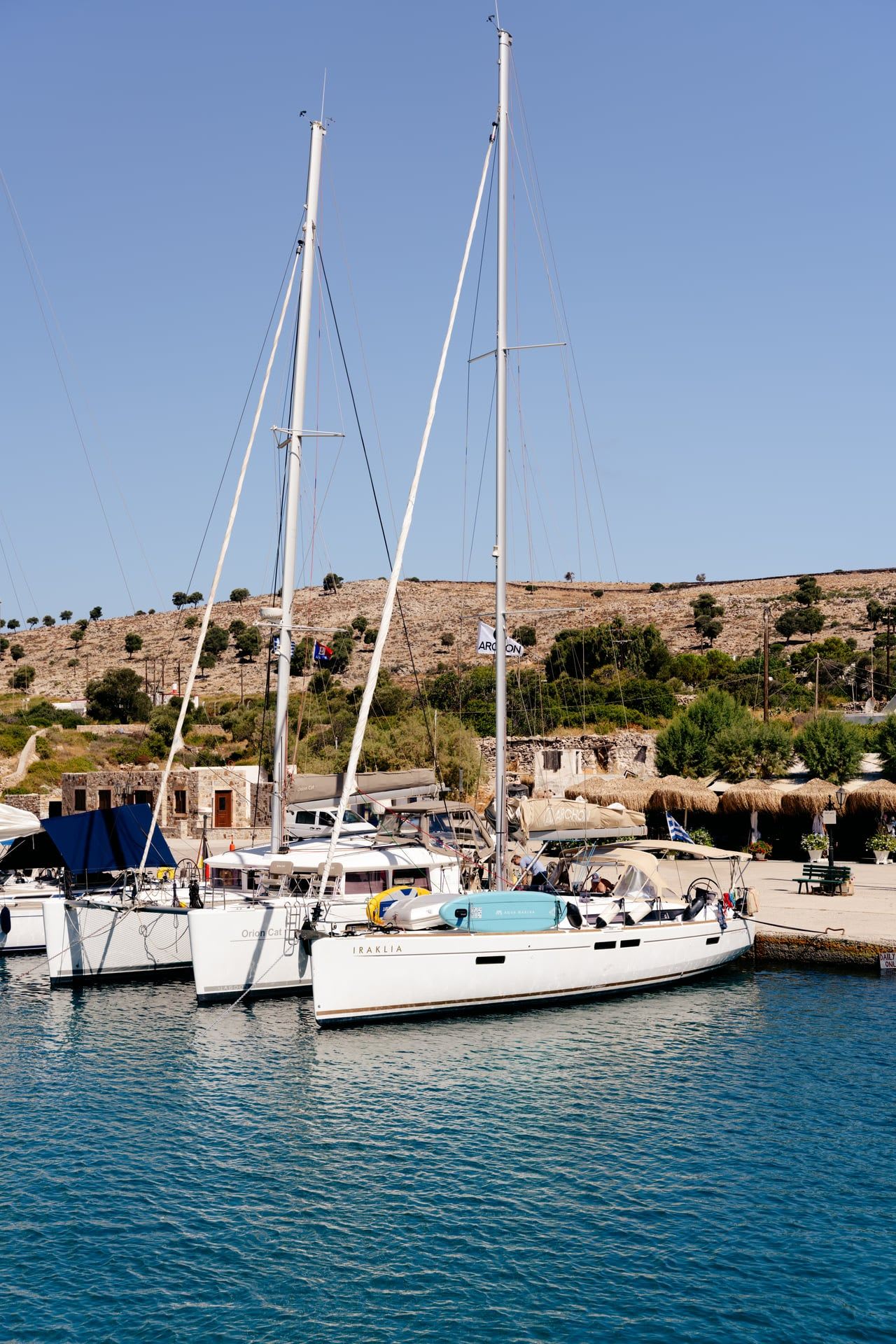 Iraklia Sun Odyssey 479 біля причалу Marina Kos