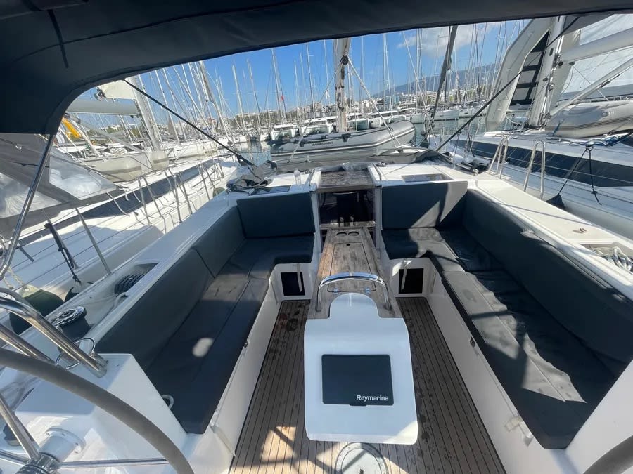 GALINI Bavaria C45 amarrado en Athens / Alimos Marina