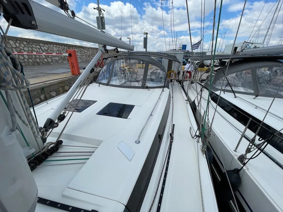 KATRIN Bavaria C45 amarrado en Athens / Alimos Marina