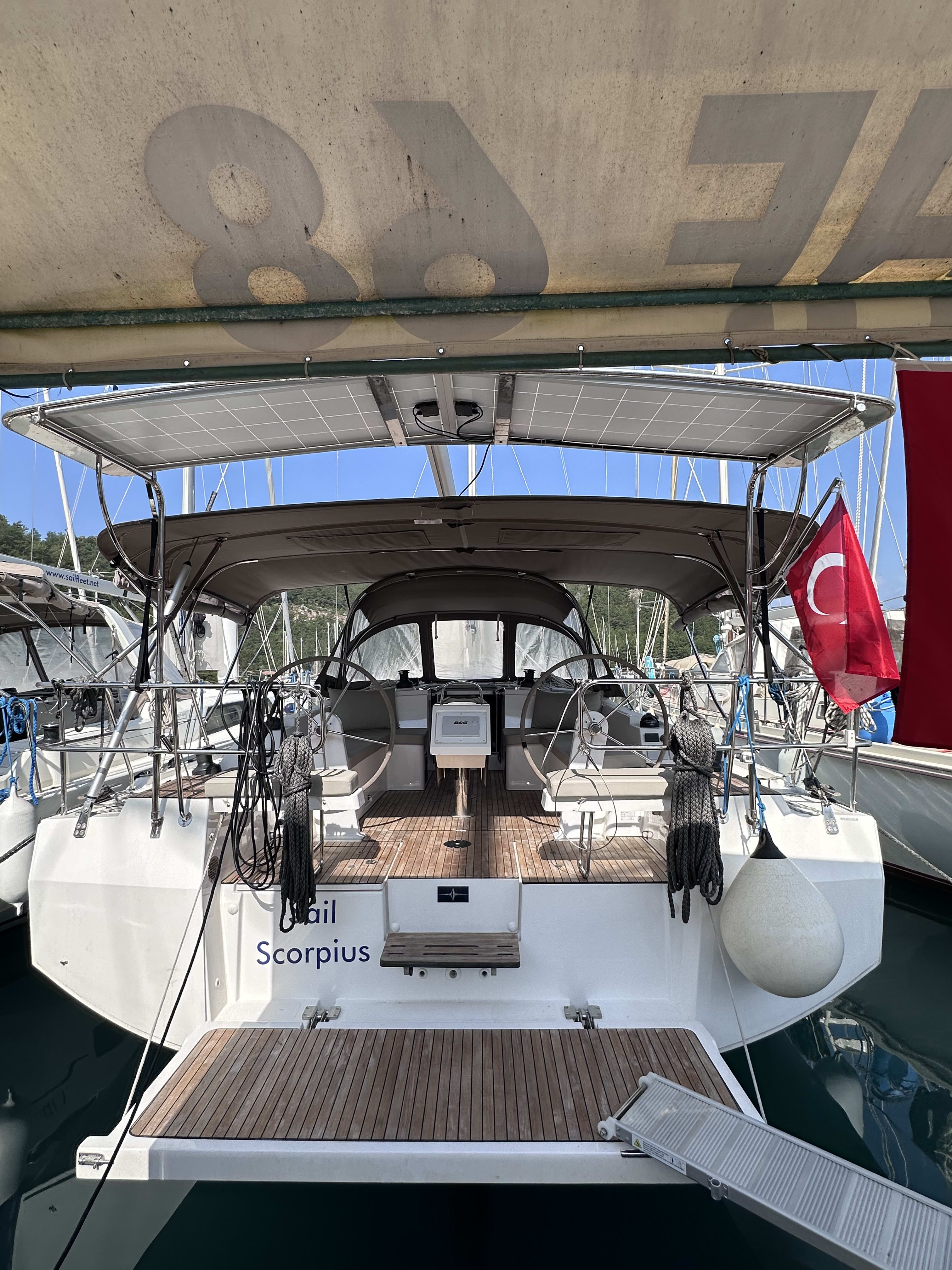 Sail Scorpius Bavaria C42 біля причалу Orhaniye / Palmiye Marina