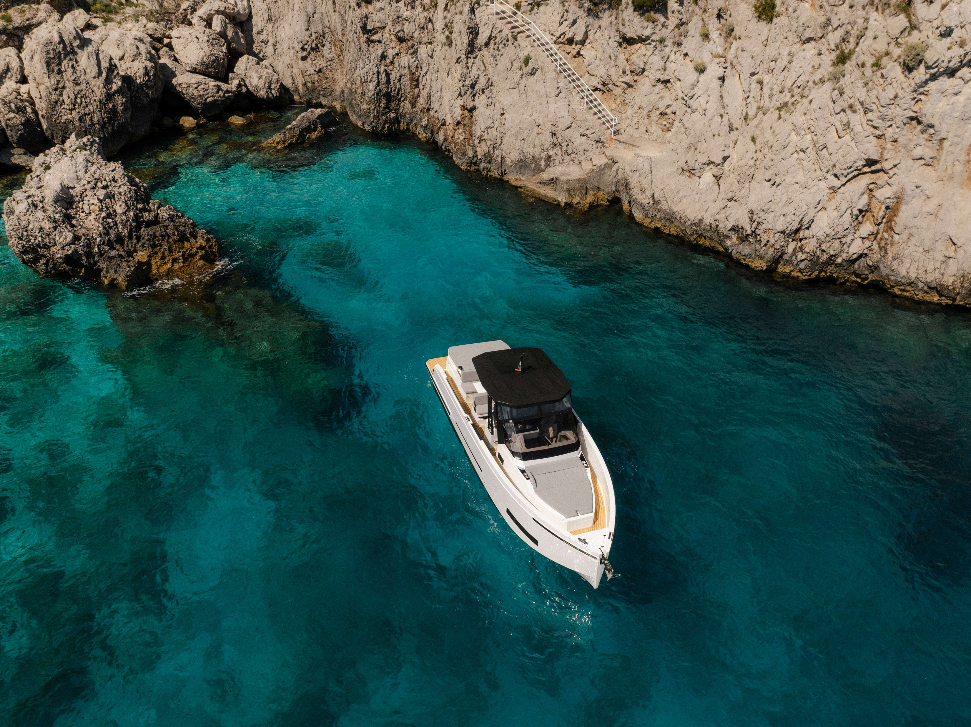 Comfort De Antonio D32 moored at Sorrento