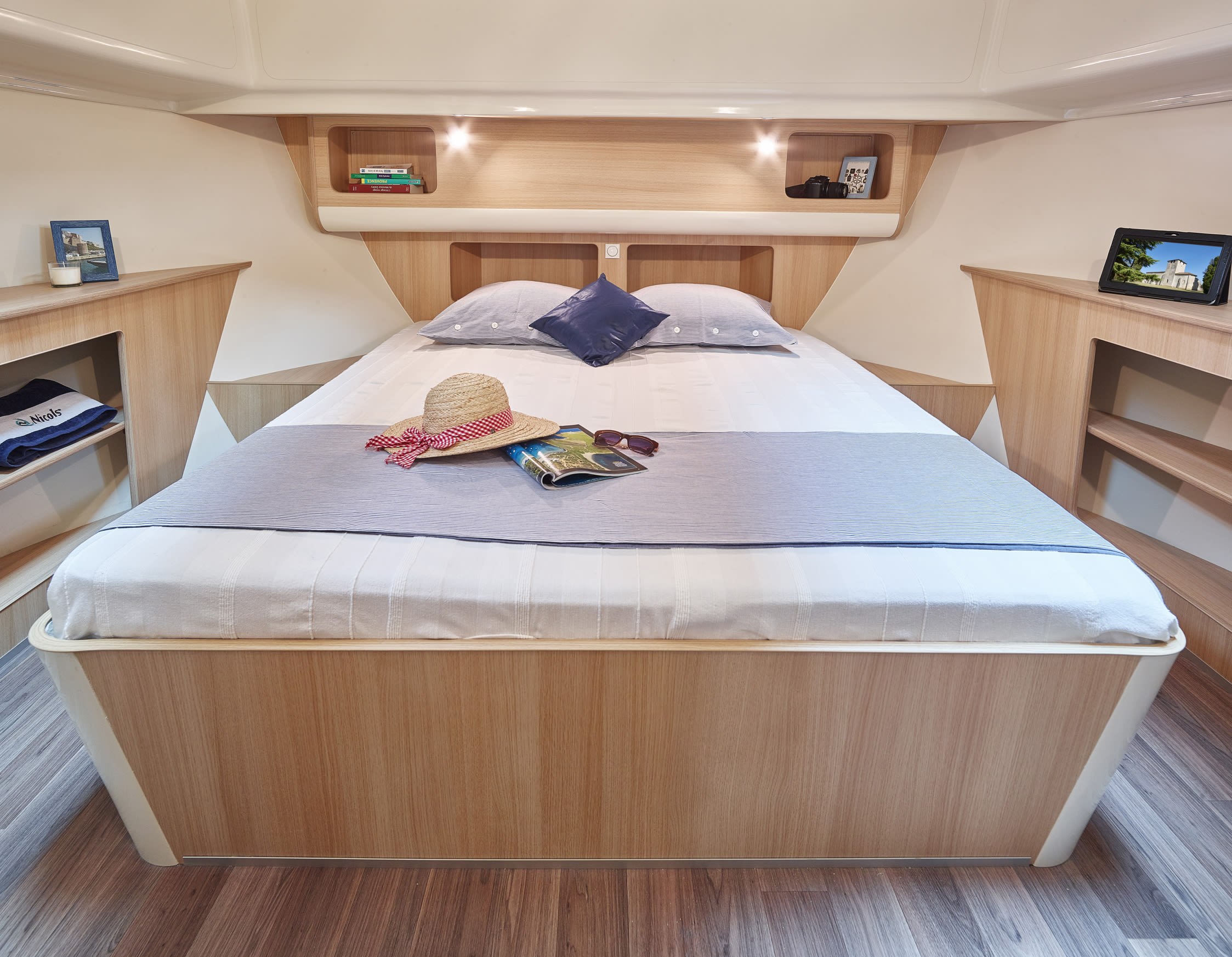 Cruiser Premium+ 4/6 Pers. Nicols Estivale Sixto Prestige C moored at Saverne