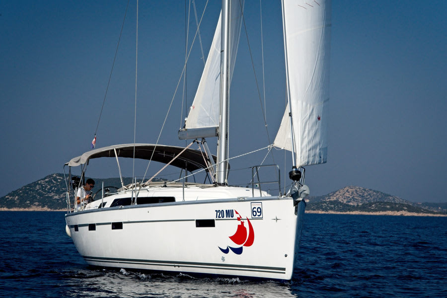 MH 76 Bavaria Cruiser 41 moored at Murter / Marina Hramina