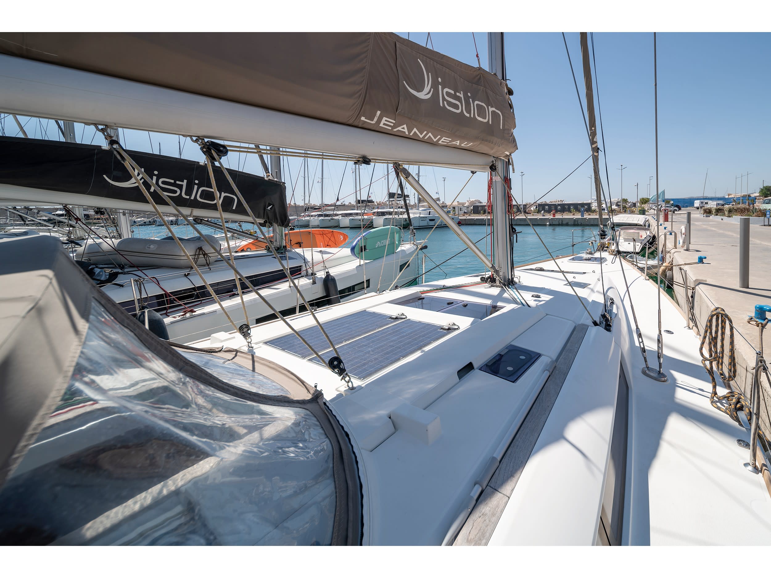 Sirius Sun Odyssey 479 біля причалу Rhodes New Marina