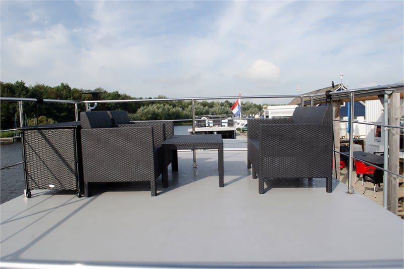 Campi 400 I moored at Jachthaven Drachten de Drait