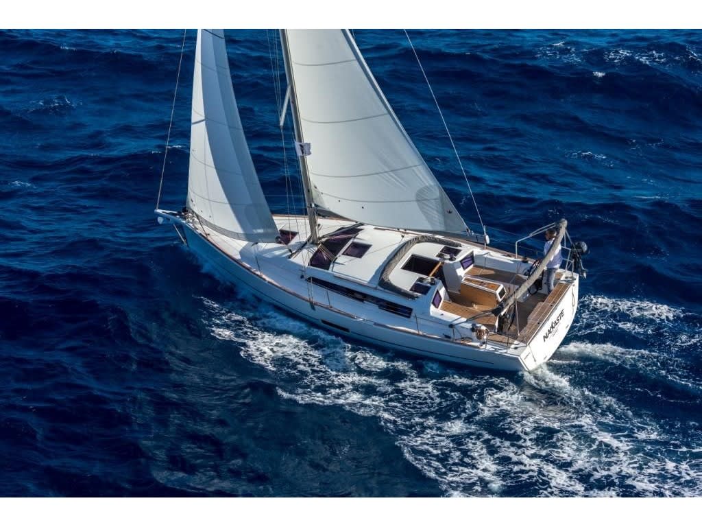 Leonore Dufour 360 Grand Large vor Anker in Stockholm - Saltsjöbaden / Saltsjö Pir Marina