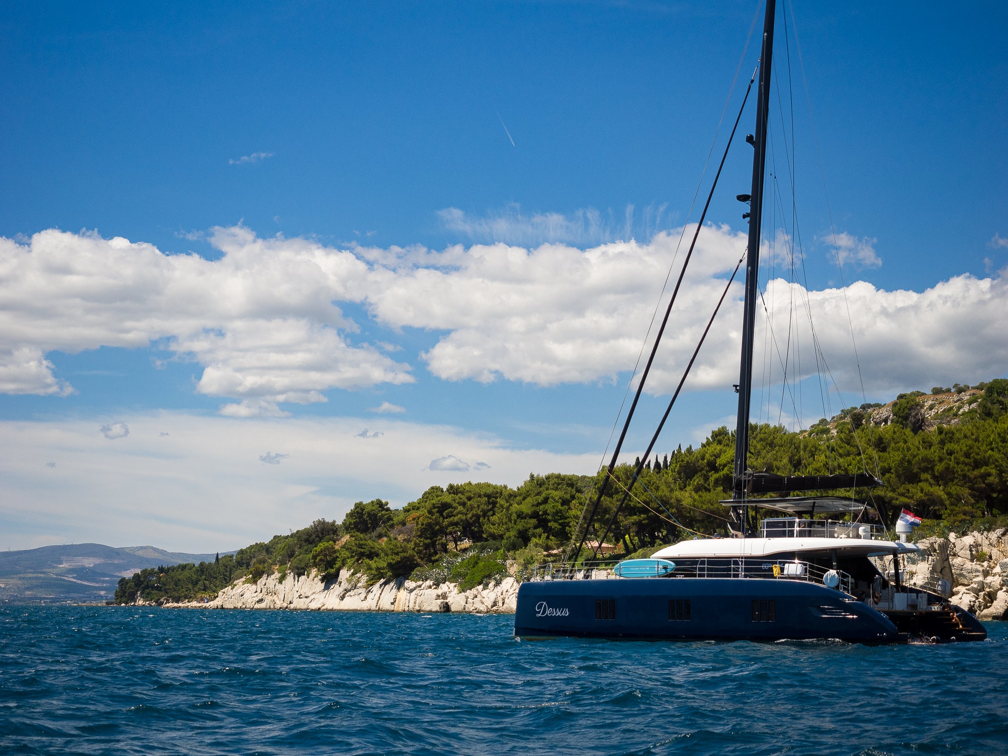 DESSUS Sunreef 60 amarrado en Kaštel Gomilica / Marina Kaštela