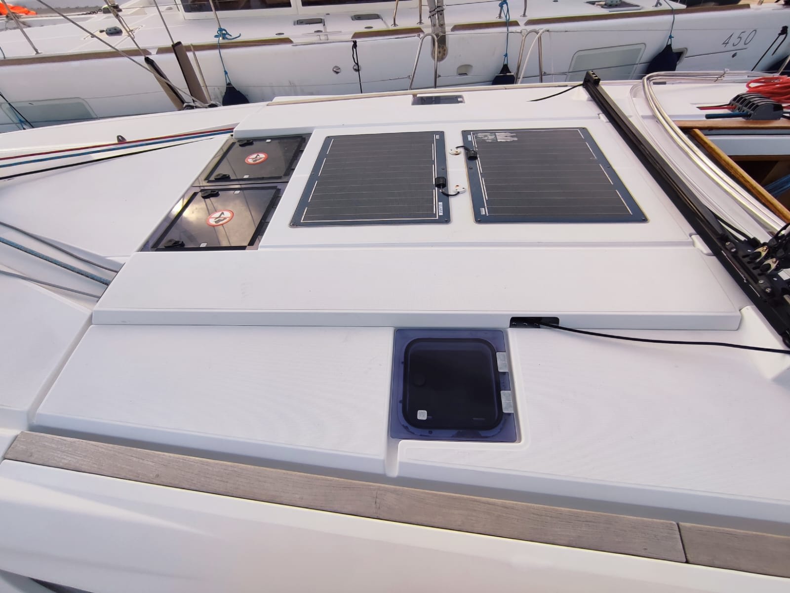 Skopelos Sun Odyssey 519 біля причалу Lavrion / Olympic Marina