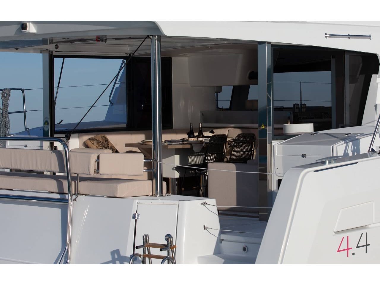 Sara - A/C, Generator, Water maker Bali 4.4 vor Anker in Cannigione