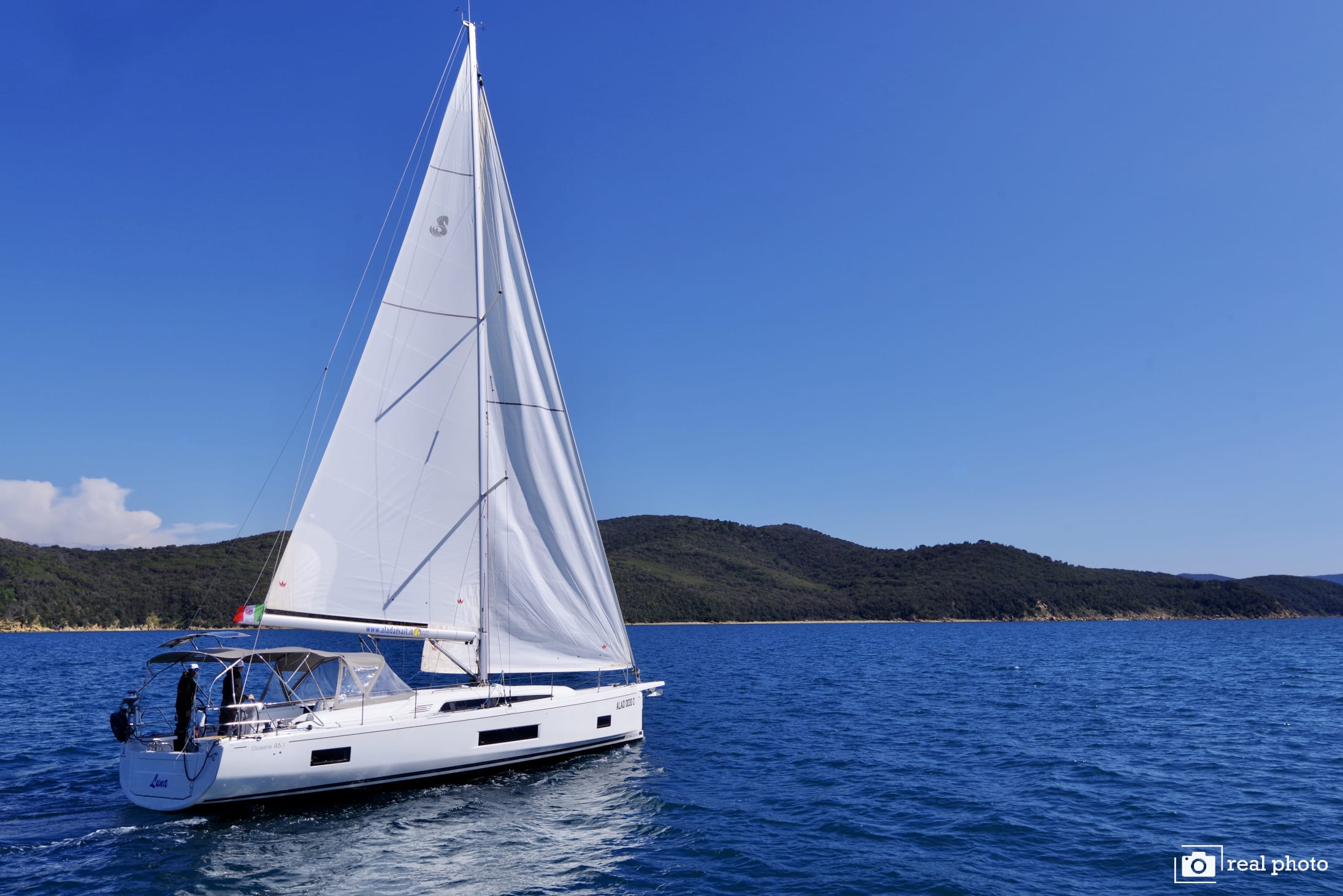 Luna - Water maker, Solar Panel Oceanis 46.1 vor Anker in Puntone / Marina di Scarlino