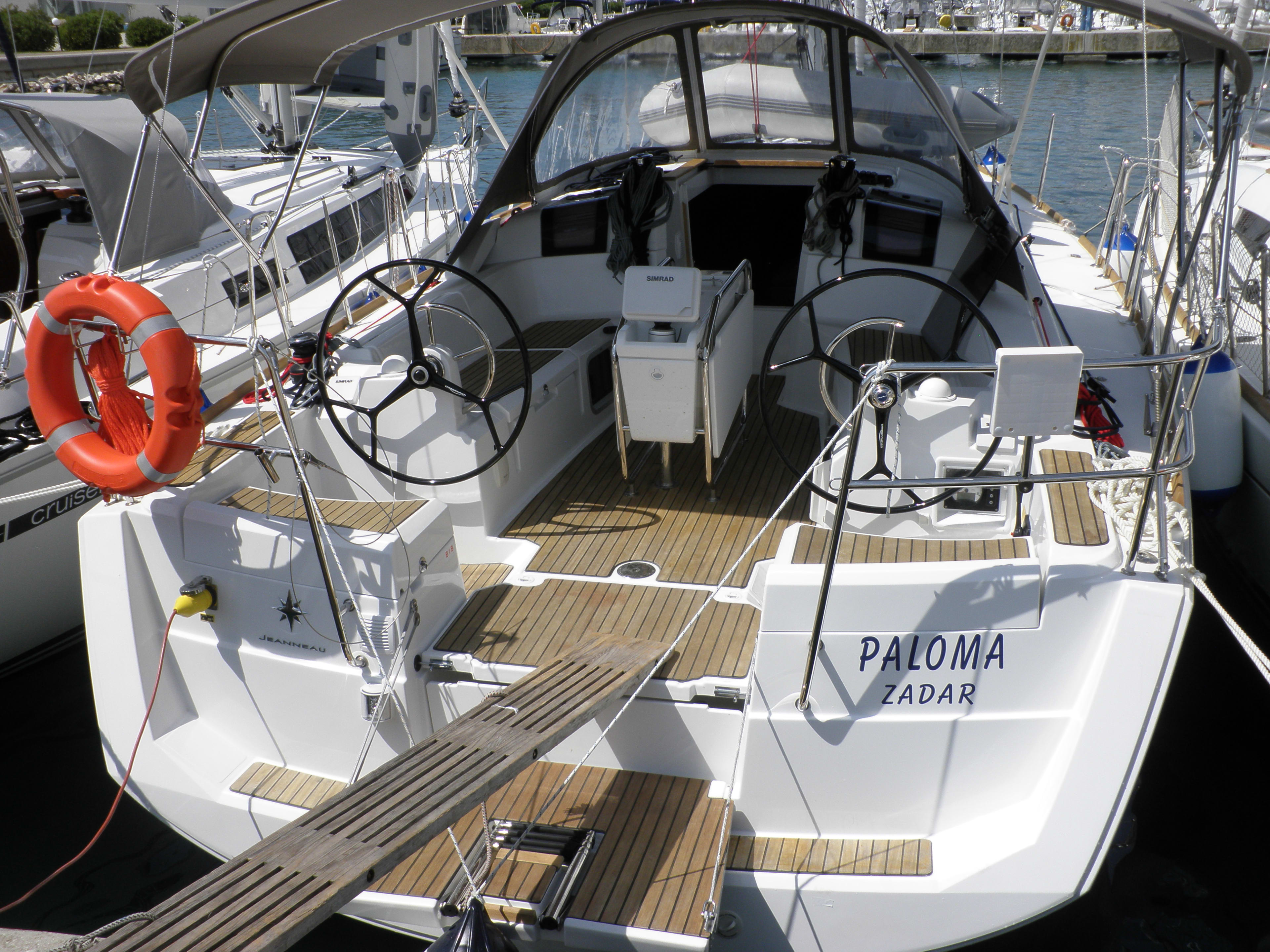 Paloma Sun Odyssey 379 amarrado en Sukošan / D-Marin Dalmacija Marina