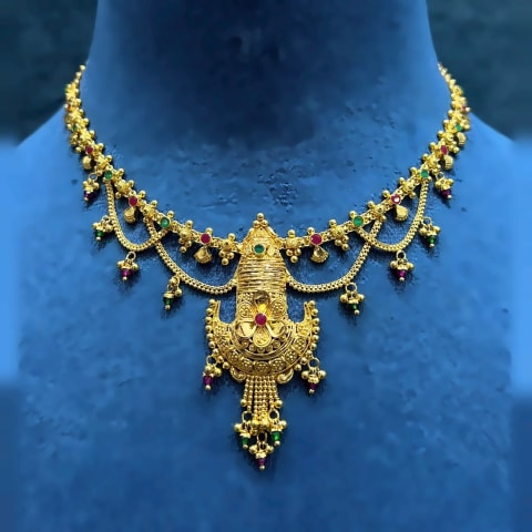 necklace-layered-chain-pendant