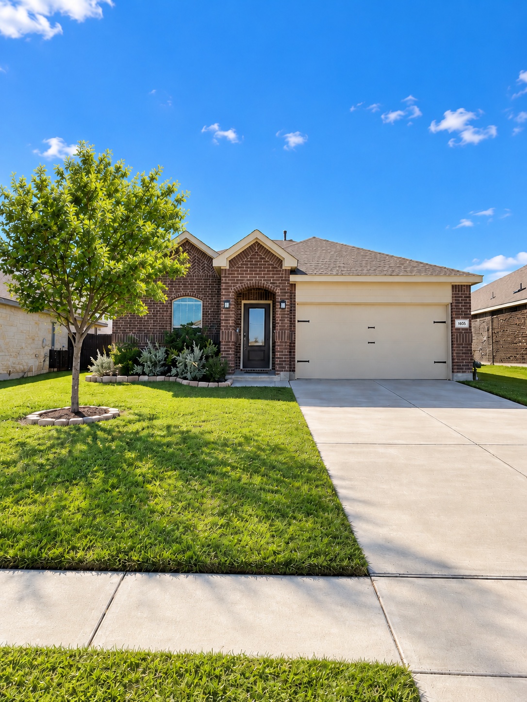 1605 River Crossing Drive listing photo 4