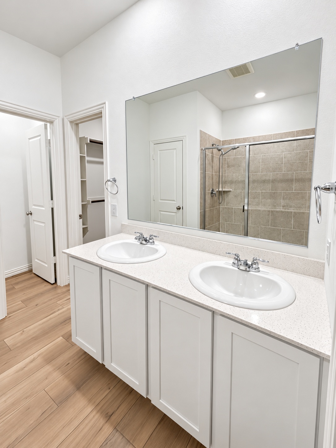 1605 River Crossing Drive listing photo 13