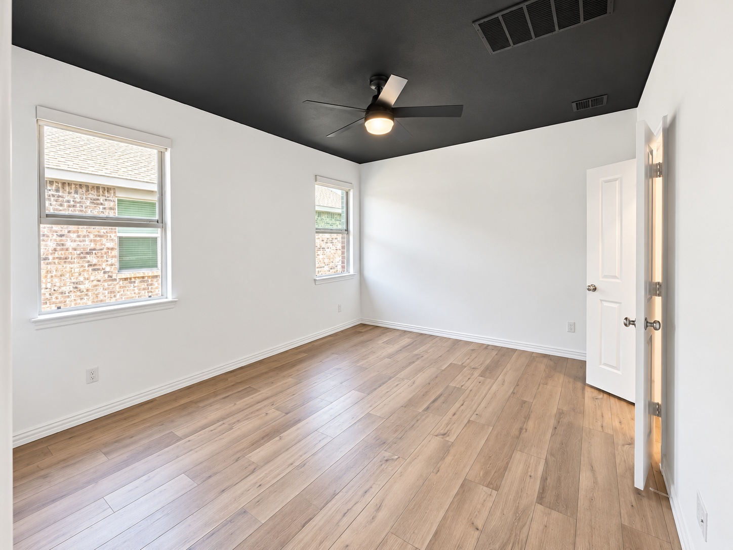 1605 River Crossing Drive listing photo 17