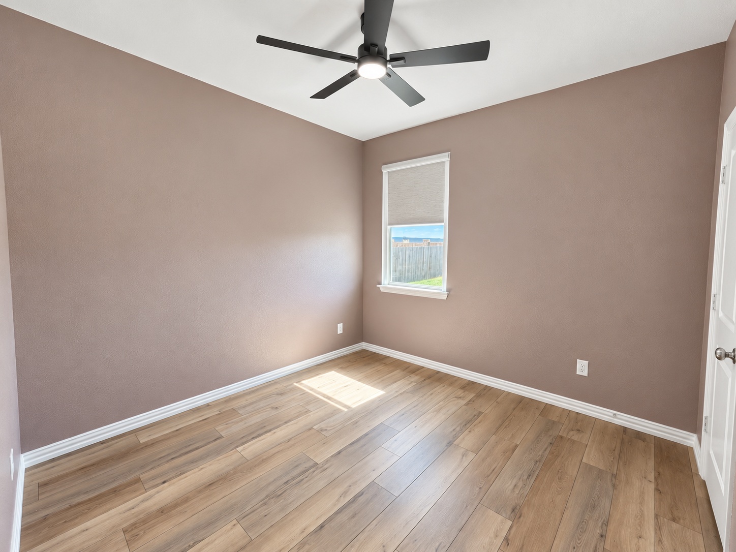 1605 River Crossing Drive listing photo 23
