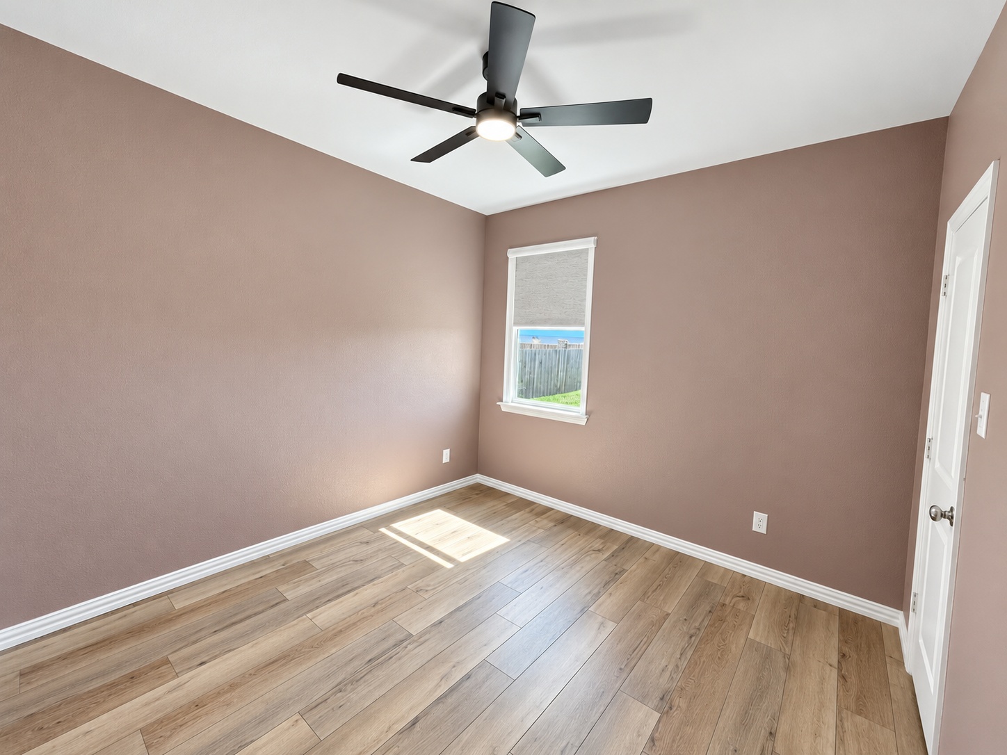 1605 River Crossing Drive listing photo 24