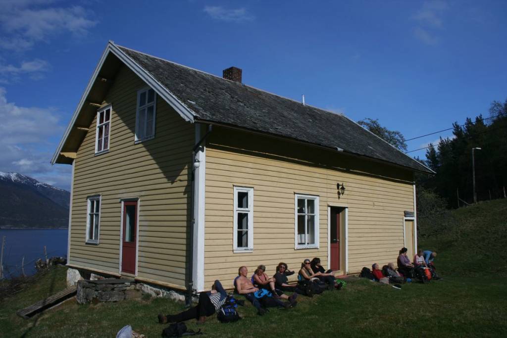 mainImage