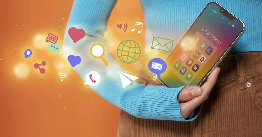 Intelligence artificielle et community manager : évolution du métier des réseaux sociaux
