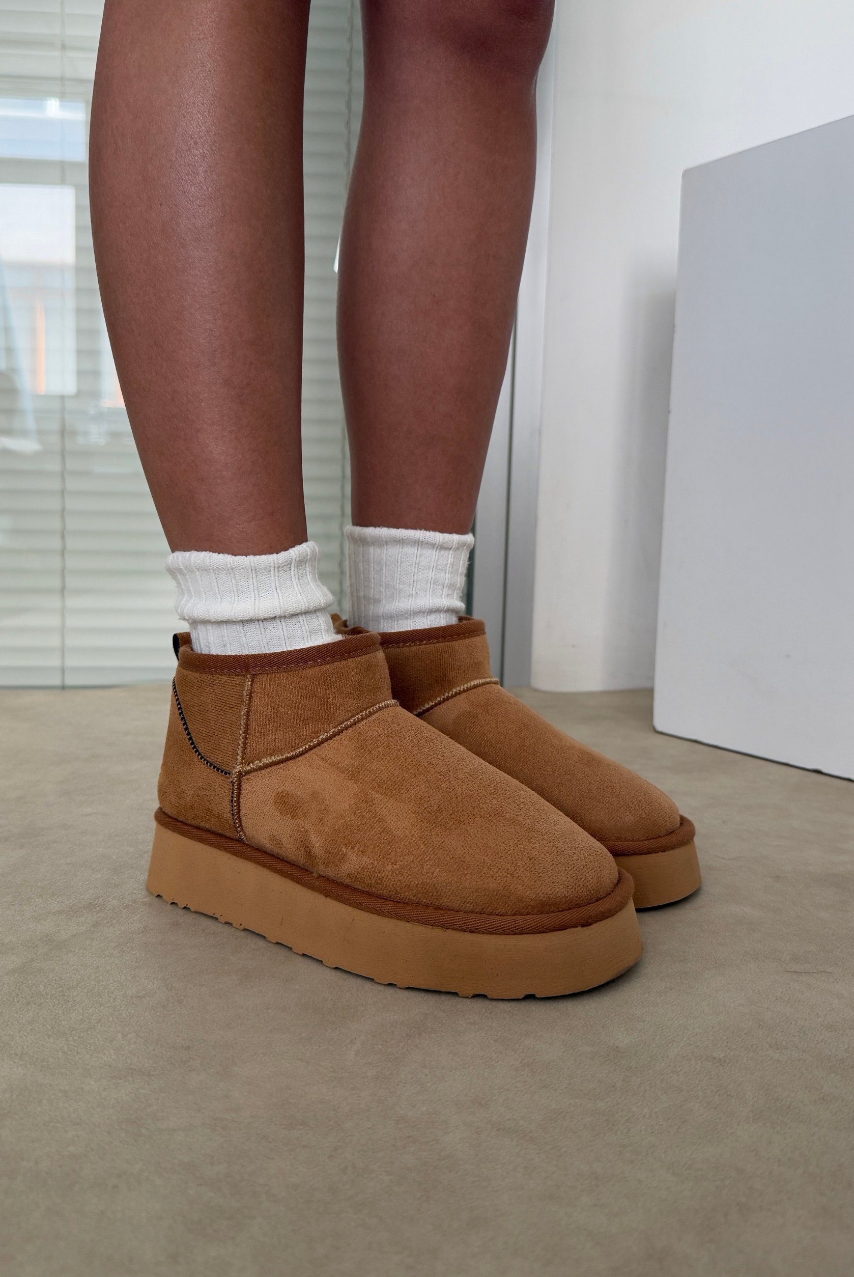 BOOT UGG
