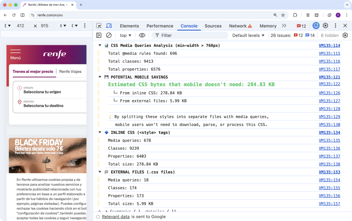 Captura de pantalla de la web de Renfe en vista móvil dentro de las herramientas de desarrollador de Chrome. A la izquierda se muestra la interfaz móvil del sitio con un menú, un buscador de trenes y una promoción de Black Friday. A la derecha, en la consola, aparece un informe de análisis de media queries CSS indicando el tamaño total de reglas, clases y propiedades, así como el cálculo de ahorro potencial de CSS para móviles, con un detalle de estilos inline y de archivos externos.