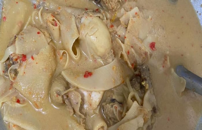 Resep Gulai Ayam Dan Rebung Ala Tia Paling Mudah dan Enak