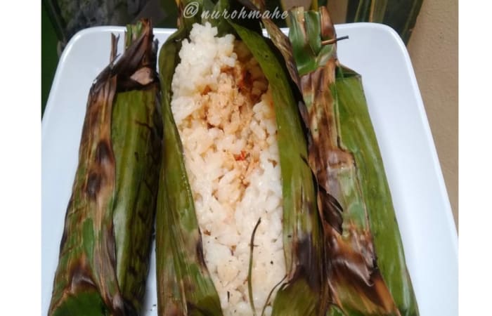 Resep Nasi Bakar Isi Ayam Suwir Kemangi Mudah dan Praktis Dihidangkan