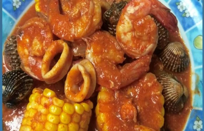 Resep Seafood Saos Padang Mudah dan Praktis Dihidangkan