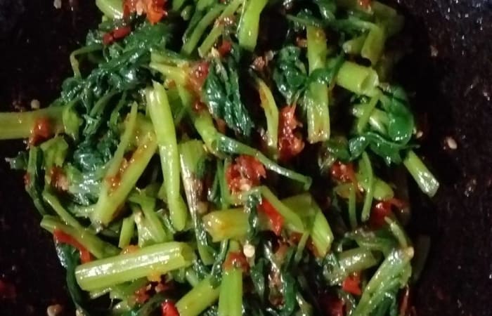 Resep Plencing Kangkung Favorit Bunda