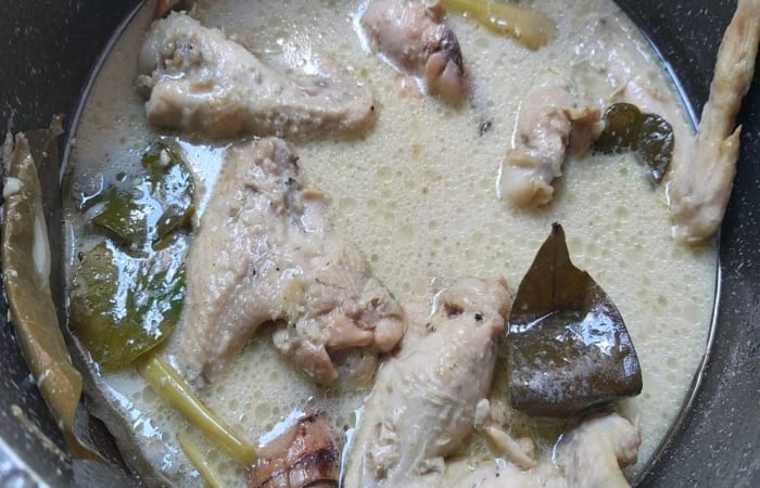 Resep Opor Ayam Kuah Putih Dengan Bahan Sederhana
