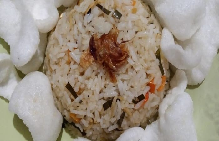 Resep Nasi Goreng Daun Jeruk sisa Nasi Kemarin Paling Mudah dan Enak