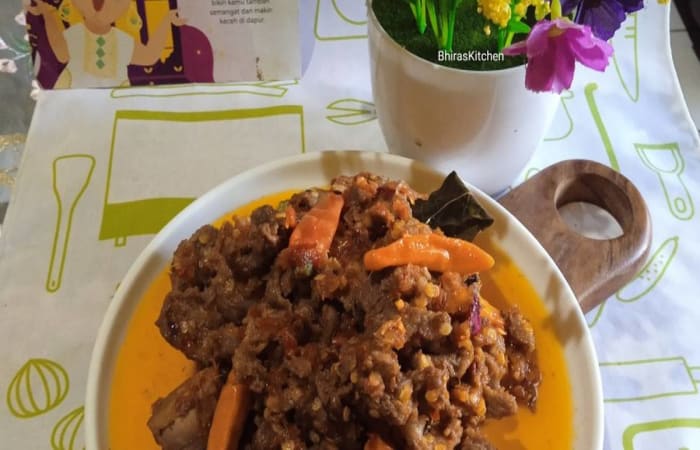 Resep  Oseng Mercon Khas Jogja Dijamin Nikmat dan Mudah