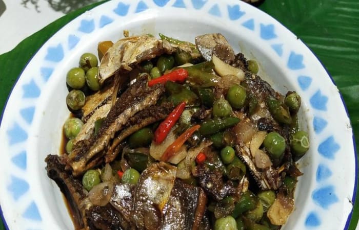 Resep Asam Manis Kepala Ikan Asin Terong Pipit Paling Praktis dan Simple