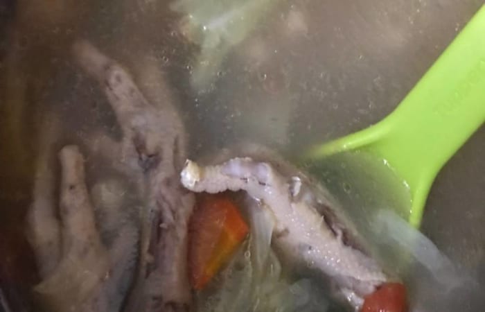 Resep Sop Ceker Ayam Rasanya Maknyus