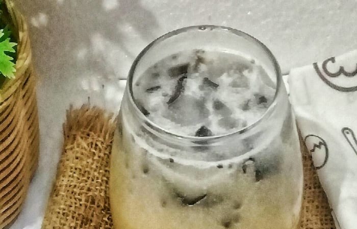 Resep Es Cincau Selasih Gula Aren Paling Mudah dan Enak
