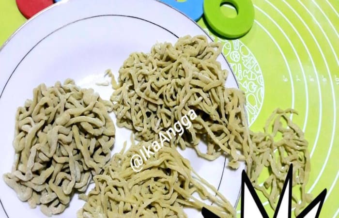 Resep Mie Bayam Homemade Dijamin Nikmat dan Mudah