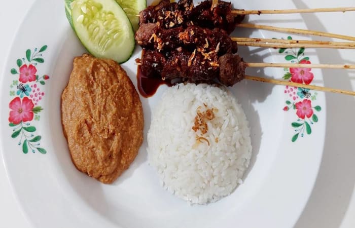 Resep Sate Daging Sapi Bumbu Kacang Mudah dan Praktis Dihidangkan