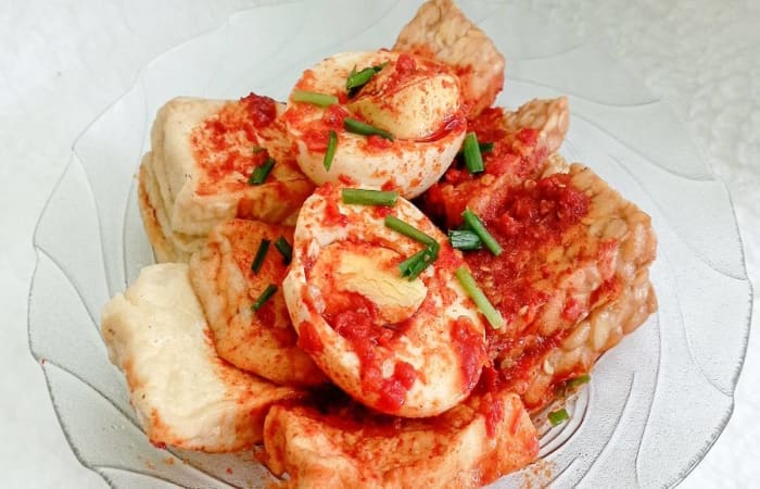 Resep Tahu Tempe Telor Siram Sambal Rasanya Maknyus