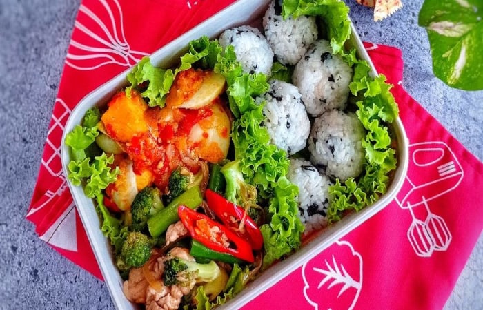 Resep Bento  Brokoli Buncis Saus Tiram Dan Nasi Kepal Nori Dijamin Nikmat dan Mudah