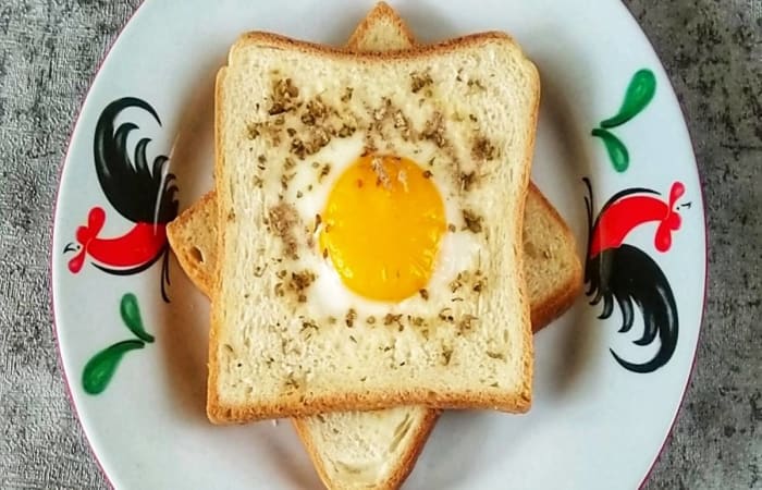 Resep Egg In Hole Favorit Bunda