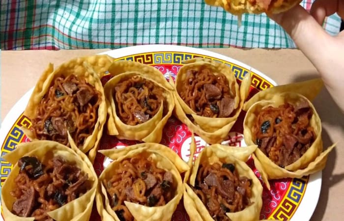 Resep Mie Goreng Mangkok  Pangsit Mie Goreng Rasanya Maknyus