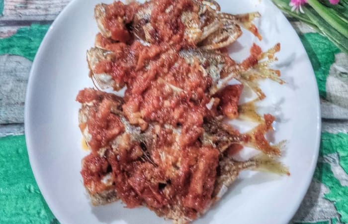 Resep Ikan Selar Sambal Tomat Paling Mudah dan Enak