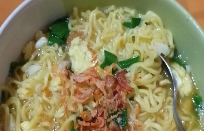 Resep Mie Rebus Ala Anak Kos Mudah dan Praktis Dihidangkan