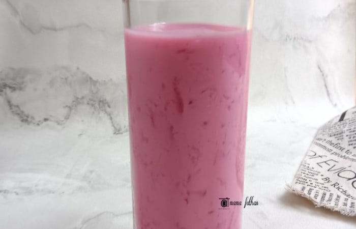 Resep Es Lumut Stroberi Paling Mudah dan Enak