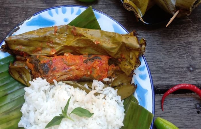 Resep Brengkesan  Pepes Ikan Lajang Kemangi Belimbing Wuluh Favorit Bunda