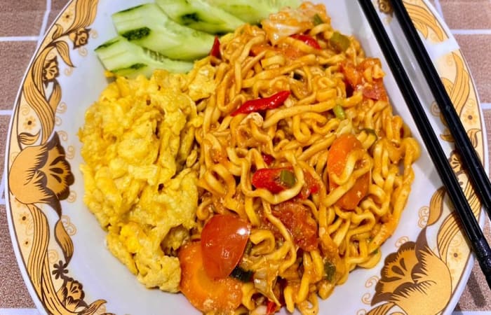 Resep Mie Tek Tek Mudah dan Praktis Dihidangkan